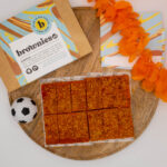 Brownies.nl oranje WK oranje blondies 12 brownies bovenaanzicht