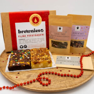 Kerst deluxe thee box met brownies, blondies en losse thee