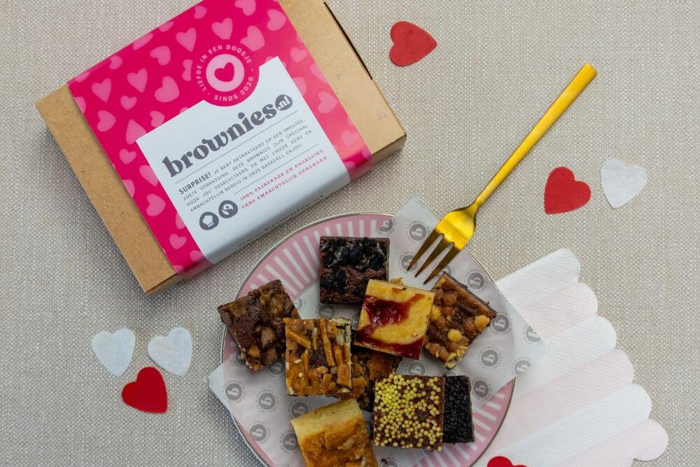 Pink Ribbon brownies actie serveren
